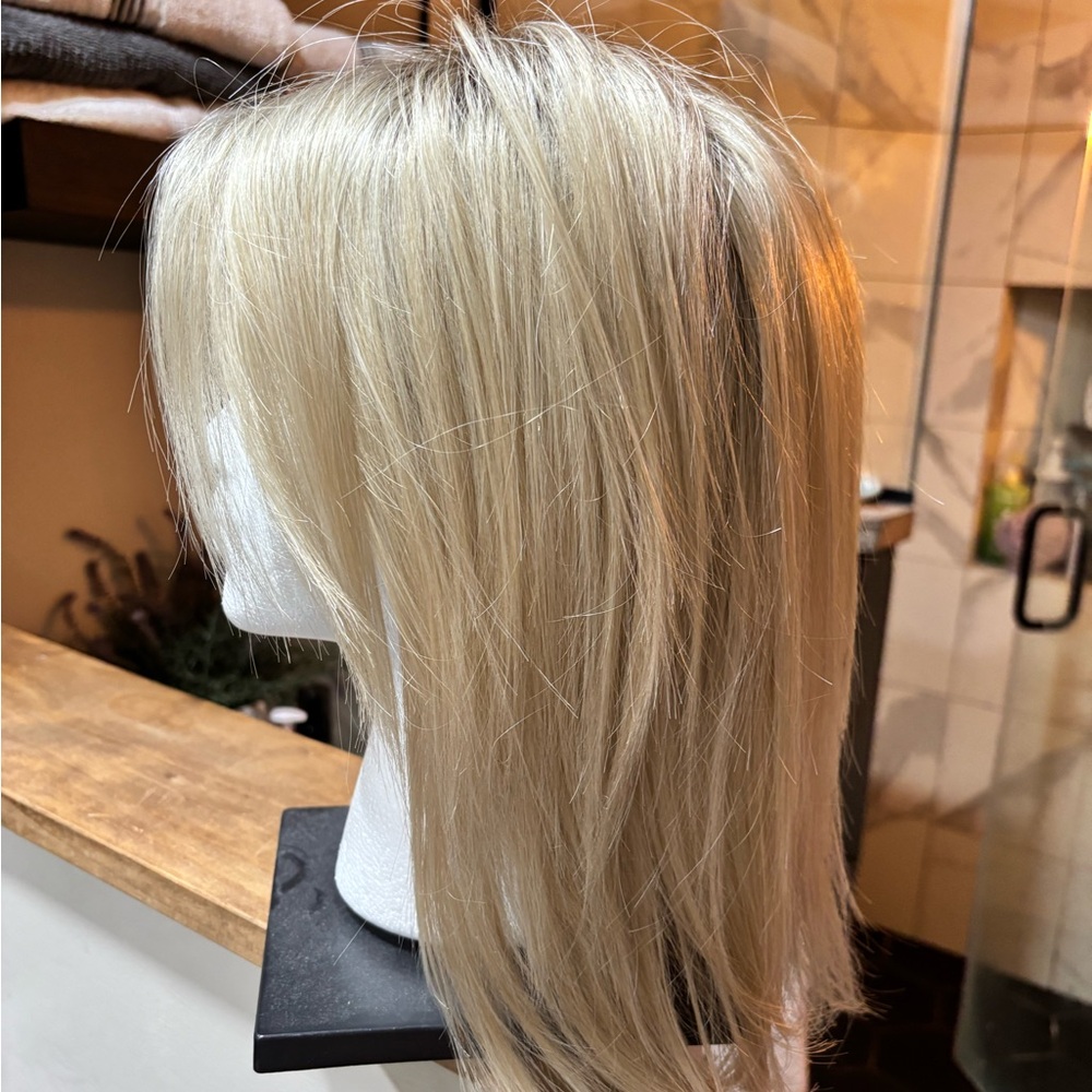 Blonde Women's Wig - Picture 3 of 10
